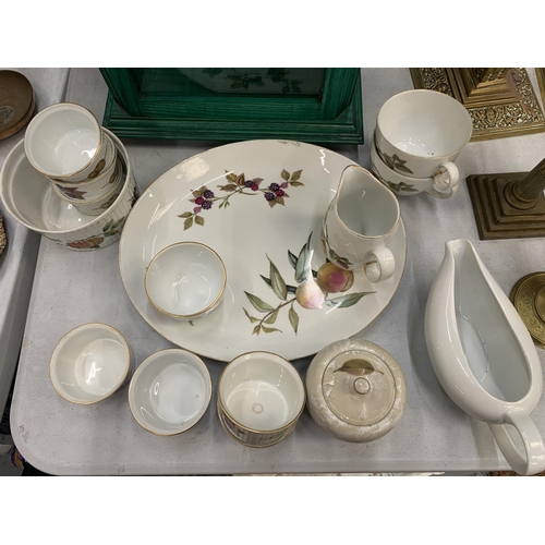 447 - A QUANTITY OF ROYAL WORCESTER 'EVESHAM' TABLE WARE TO INCLUDE A SERVING PLATE, RAMEKINS, CUPS, A JUG... 