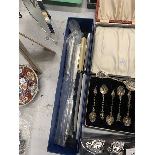 453 - A QUANTITY OF BOXED VINTAGE FLATWARE TO INCLUDE A SET OF ASIAN SPOONS WITH DESIGN TO THE BOWLS AND H... 