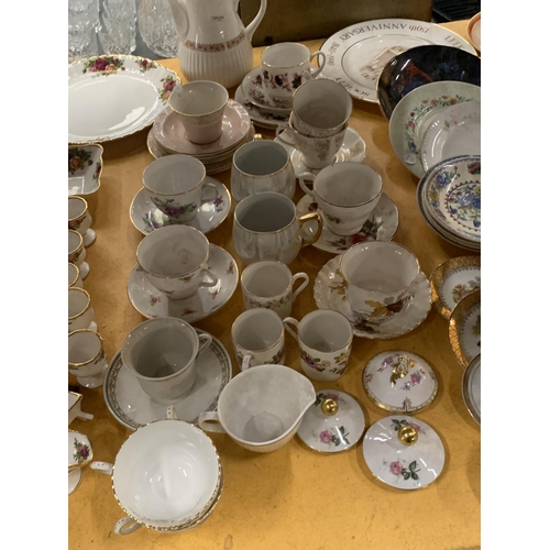 461 - A LARGE QUANTITY OF CERAMICS AND CHINA TO INCLUDE CABINET PLATES,  CHINA CUPS AND SAUCERS, PIN DISHE... 