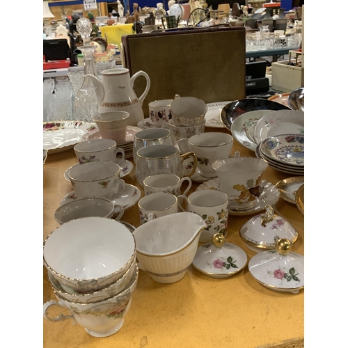 461 - A LARGE QUANTITY OF CERAMICS AND CHINA TO INCLUDE CABINET PLATES,  CHINA CUPS AND SAUCERS, PIN DISHE... 