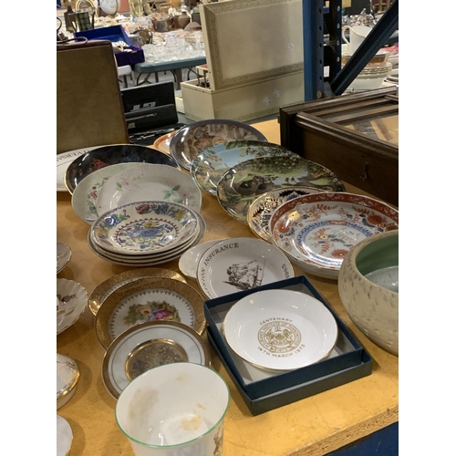 461 - A LARGE QUANTITY OF CERAMICS AND CHINA TO INCLUDE CABINET PLATES,  CHINA CUPS AND SAUCERS, PIN DISHE... 