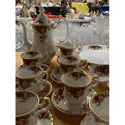 462 - A ROYAL ALBERT 'OLD COUNTRY ROSES' COFFEE SET TO INCLUDE A COFFEE POT, CREAM JUG, SUGAR BOWL, CAKE P... 