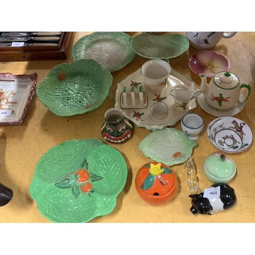 464 - A MIXED CERAMIC LOT TO INCLUDE BESWICK WARE LEAF PLATES AND DISHES, A BREAKFAST SET INCLUDING TRAY, ... 