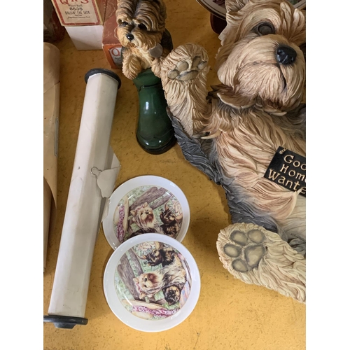 471 - A COLLECTION OF YORKSHIRE TERRIER RELATED ITEMS TO INCLUDE A LARGE FIGURE, CABINET PLATES, MUGS, ETC