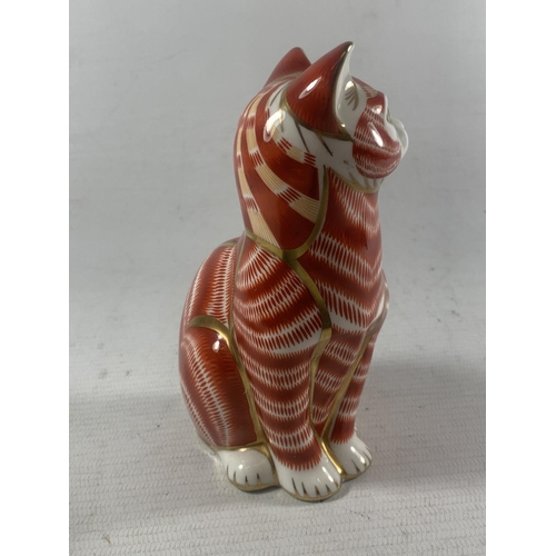 728 - A ROYAL CROWN DERBY SITTING GINGER CAT (SECOND)