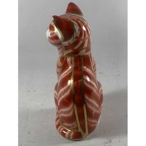 728 - A ROYAL CROWN DERBY SITTING GINGER CAT (SECOND)