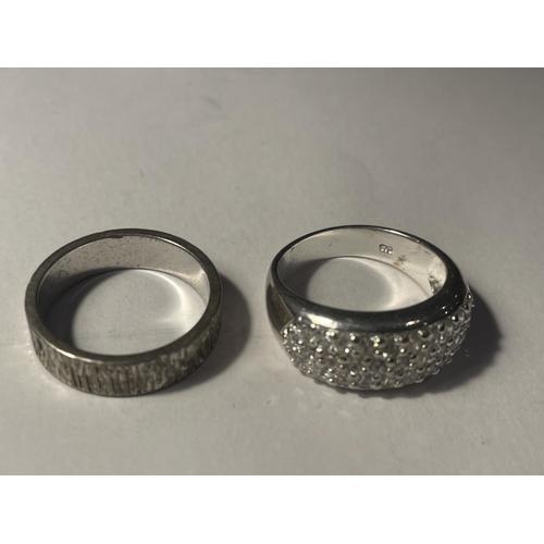 632A - FIVE VARIOUS SILVER RINGS