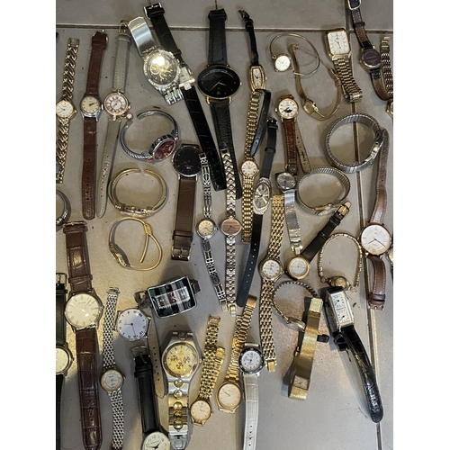 661 - OVER FIFTY FIVE VARIOUS WRIST WATCHES TO INCLUDE ORIS, LEUBA, RAYMOND WEIL ETC