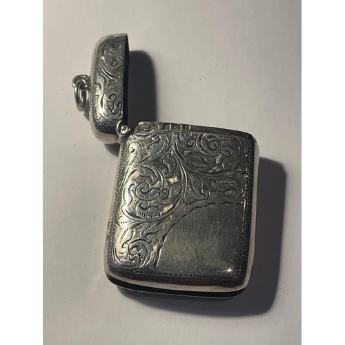 686 - A HALLMARKED BIRMINGHAM SILVER VESTA CASE