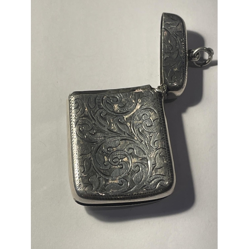 686 - A HALLMARKED BIRMINGHAM SILVER VESTA CASE