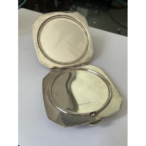 88 - A MARKED STERLING 950 COMPACT GROSS WEIGHT 89.9 GRAMS