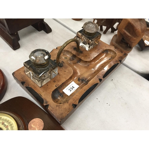 234 - A VICTORIAN PEN AND INK STAND WITH GLASS INKWELLS