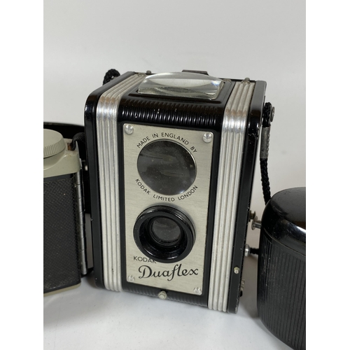 118 - THREE VINTAGE KODAK CAMERAS - BROWNIE 44A, DUAFLEX & BROWNIE 127