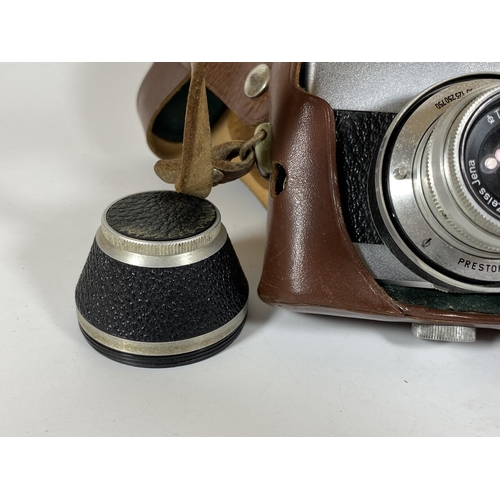 129 - A VINTAGE CASED CARL ZEISS WERRA 1 CAMERA WITH TESSAR 50MM LENS