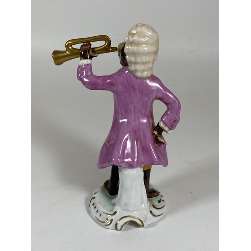 702 - A CONTINENTAL DRESDEN STYLE PORCELAIN MONKEY TRUMPET PLAYER MUSICIAN FIGURE, HEIGHT 15.5CM