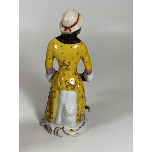 706 - A CONTINENTAL DRESDEN STYLE PORCELAIN MONKEY SHEET MUSIC MUSICIAN FIGURE, HEIGHT 16CM