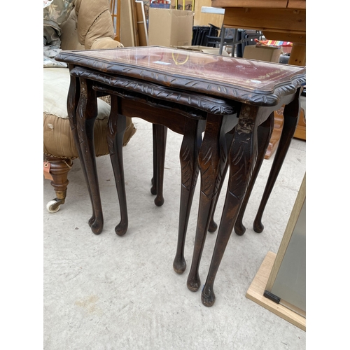 2798 - A MODERN NEST OF THREE TABLES ON CABRIOLE LEGS