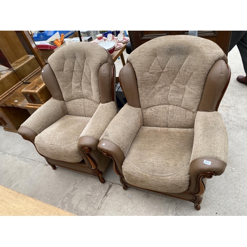 2813 - A PAIR OF MODERN MINI DIVANI EASY CHAIRS