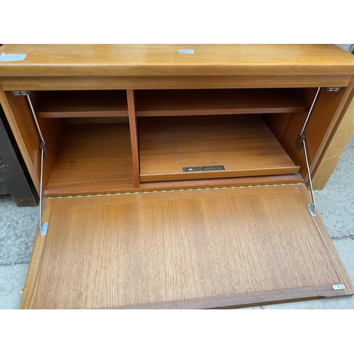 2823 - A RETRO TEAK NATHAN LOW TV/VIDEO UNIT, 36