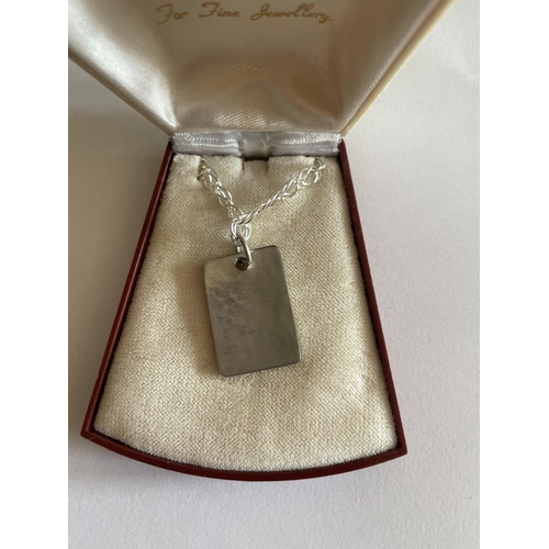 524 - A SILVER NECKLACE WITH INGOT PENDANT IN A PRESENTATION BOX