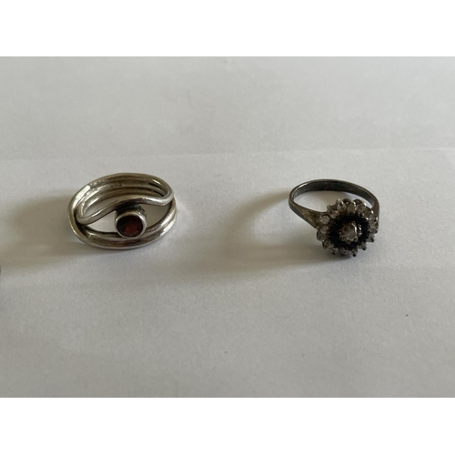 532 - FIVE VARIOUS SILVER RINGS