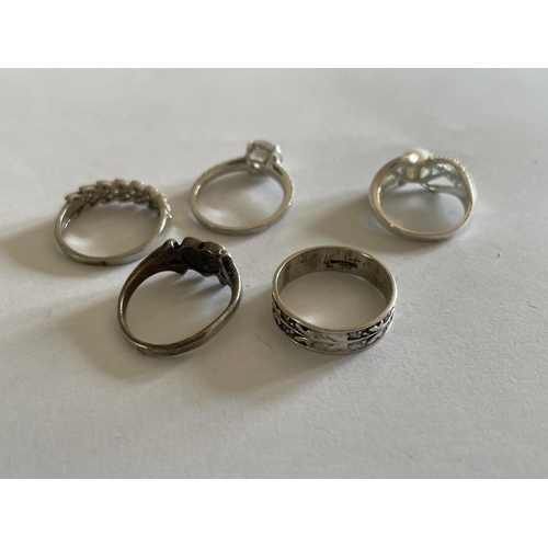 541 - FIVE VARIOUS SILVER RINGS