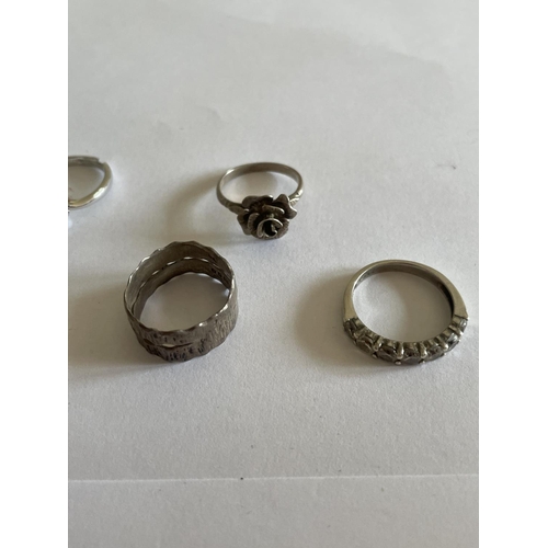 548 - FIVE VARIOUS SILVER RINGS