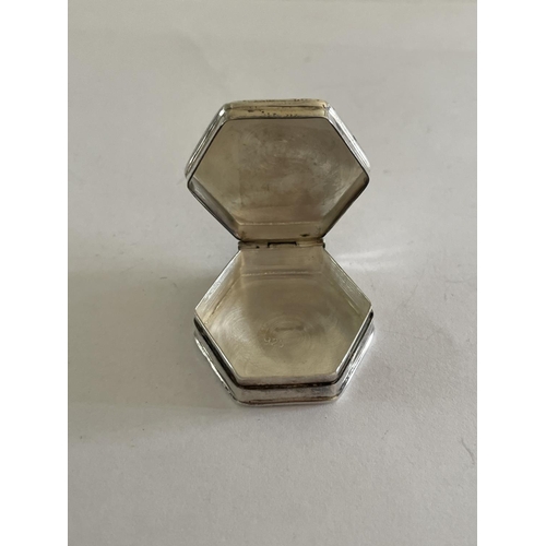 559 - A SILVER HEXAGANOL PILL BOX