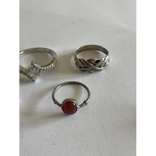 563 - FIVE VARIOUS SILVER RINGS