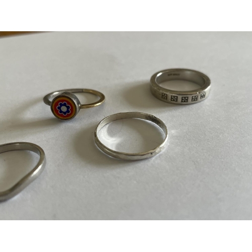 586 - FIVE VARIOUS SILVER RINGS