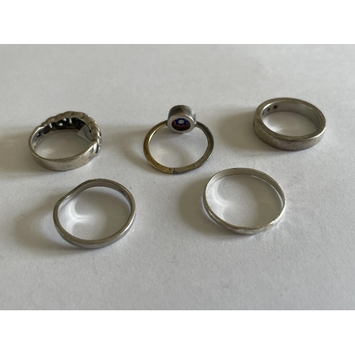 586 - FIVE VARIOUS SILVER RINGS