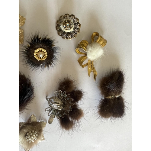 631 - TEN 1950'S FUR BROOCHES