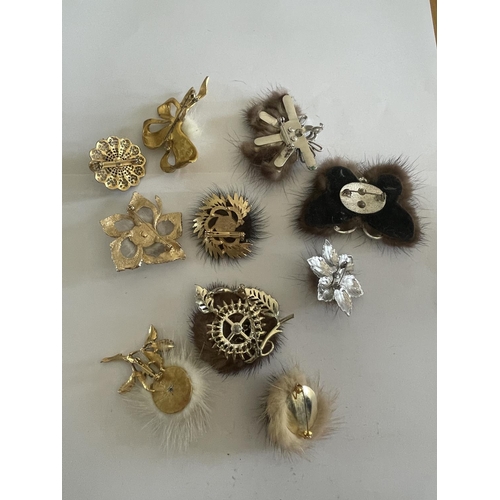 631 - TEN 1950'S FUR BROOCHES