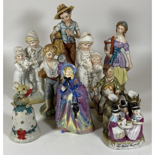 102 - A COLLECTION OF VINTAGE CONTINENTAL FIGURES