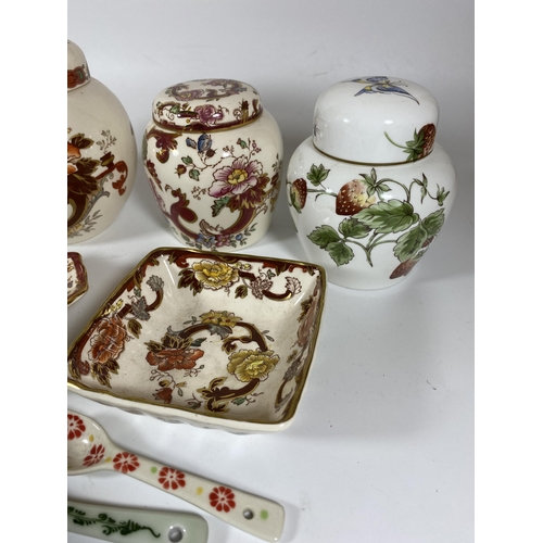 106 - A GROUP OF CERAMICS TO INCLUDE MASONS RED MANDALAY, COALPORT STRAWBERRY GINGER JAR ETC