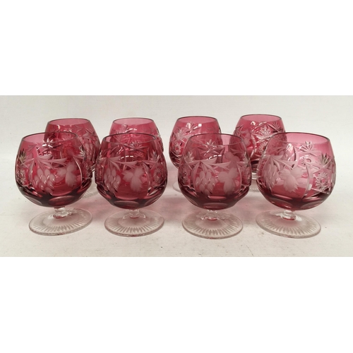 18 - A SET OF VINTAGE NACHTMANN CUT GLASS CRYSTAL CRANBERRY BRANDY / COGNAC GLASSES WITH ETCHED DESIGN