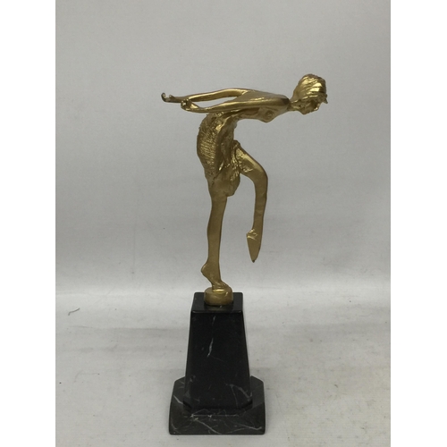 32 - AN ART DECO STYLE LADY FIGURE ON MARBLE BASE