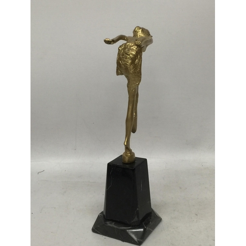 32 - AN ART DECO STYLE LADY FIGURE ON MARBLE BASE