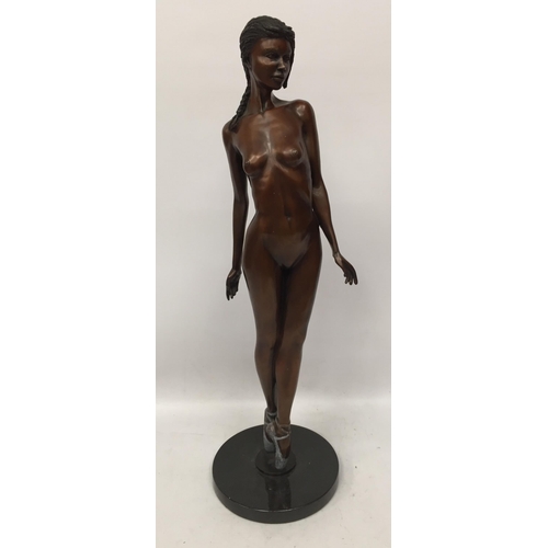 40 - A BRONZE NUDE LADY BALLERINA FIGURE ON MARBLE BASE