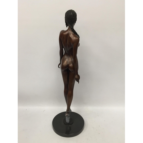 40 - A BRONZE NUDE LADY BALLERINA FIGURE ON MARBLE BASE