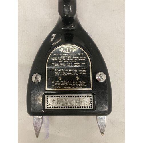 197 - A VINTAGE 'DAVENSET' BATTERY TESTER