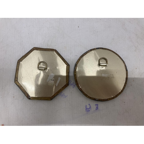 208 - TWO SMALL BRASS AND COPPER MIRRORS DIAMETER 8.5CM