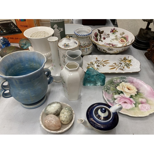 217 - A QUANTITY OF CERAMIC AND CHINA TO INCLUDE BOWLS, VASES, EGGS, A PLANTER, ETC PLUS A PIECE OF SIGNED... 