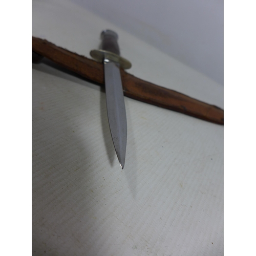 362 - A MID 20TH CENTURY WILLIAM RODGERS STILETTO KNIFE AND SCABBARD, 15CM BLADE