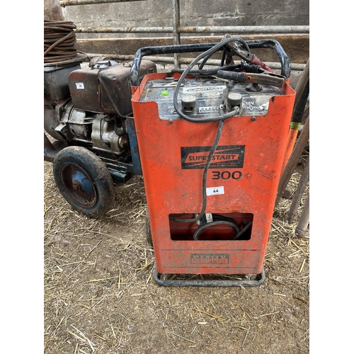 44 - A SEALEY SUPERSTART 300 CHARGER + VAT