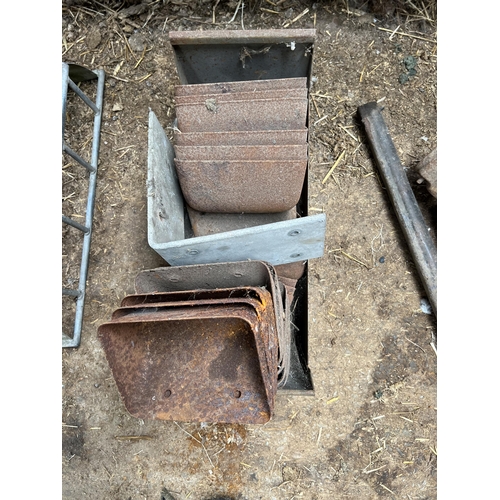 59 - BELT BUCKETS + VAT