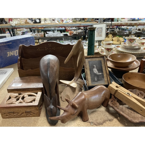 897 - A LARGE GROUP OF VINTAGE TREEN AND WOODEN WARES, LETTER RACK, ANIMAL FIGURES ETC