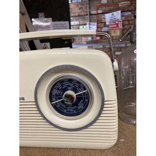 944 - A VINTAGE BUSH RADIO