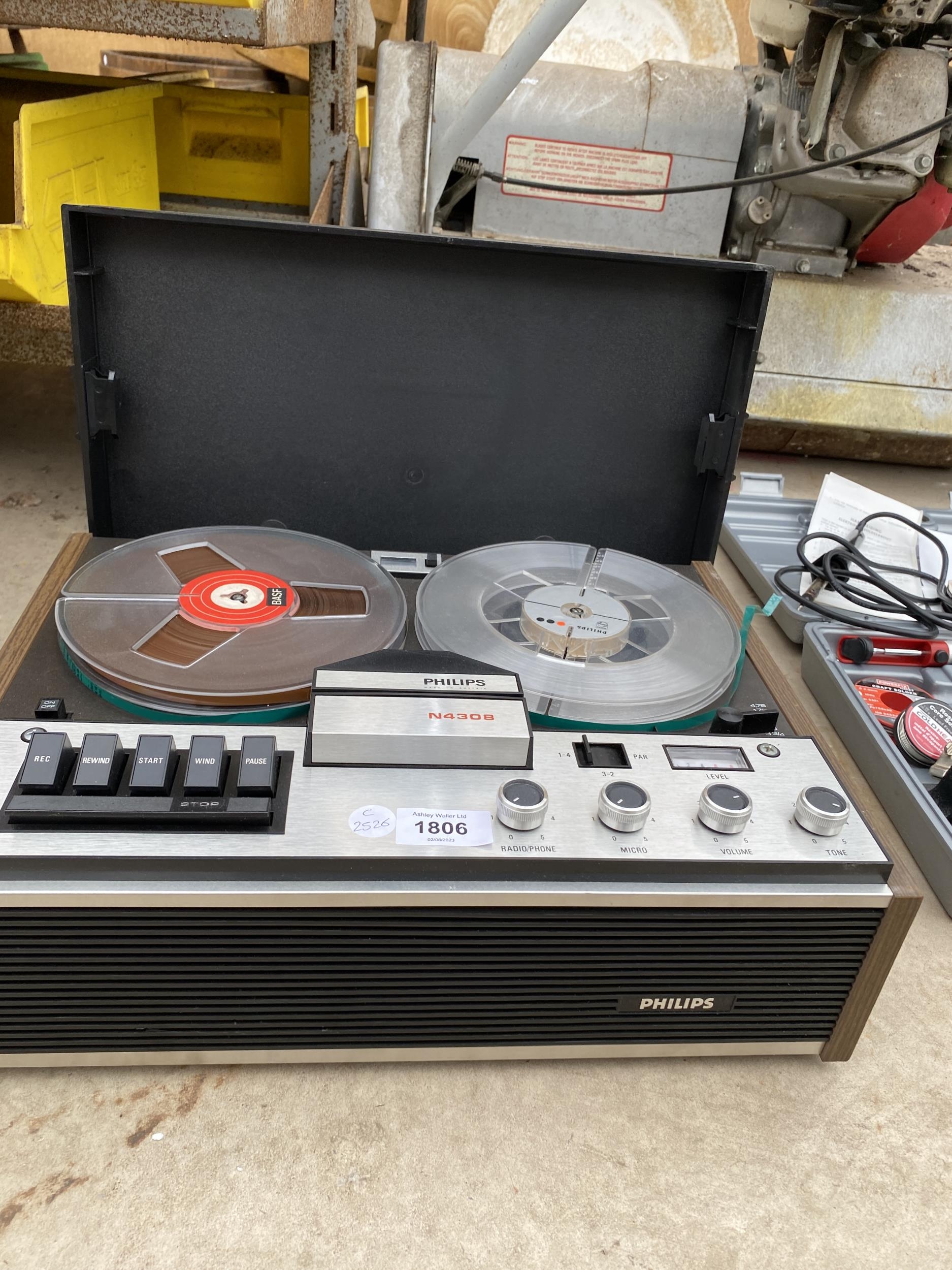 A RETRO PHILIPS N4308 TAPE TO TAPE PLAYER