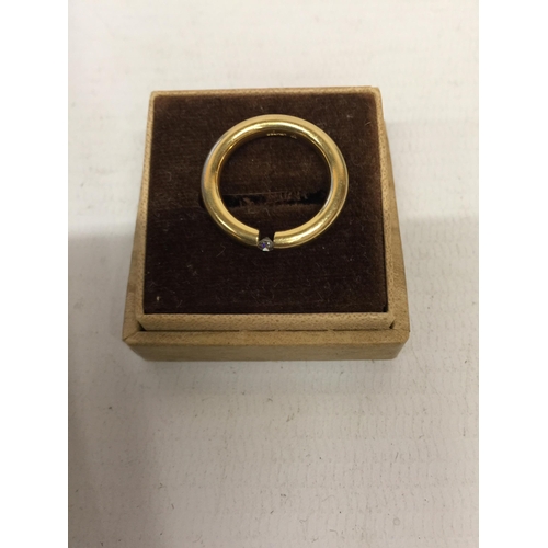 512 - AN 18CT GOLD DIAMOND RING - SIZE J